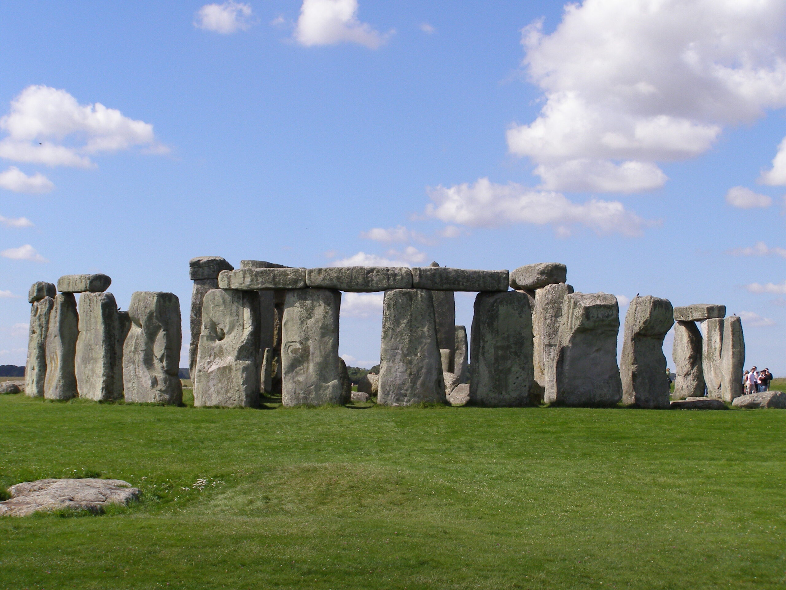 Stonehenge - mysterious places in the world