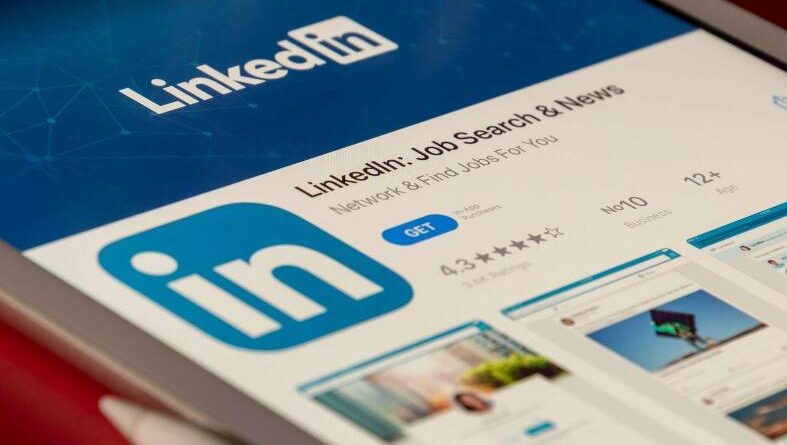 Make a Responsive Website and also increase your brand awareness with LinkedIn