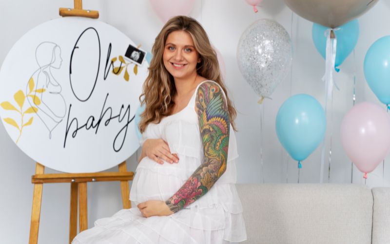 Balloon Maternity Photoshoot