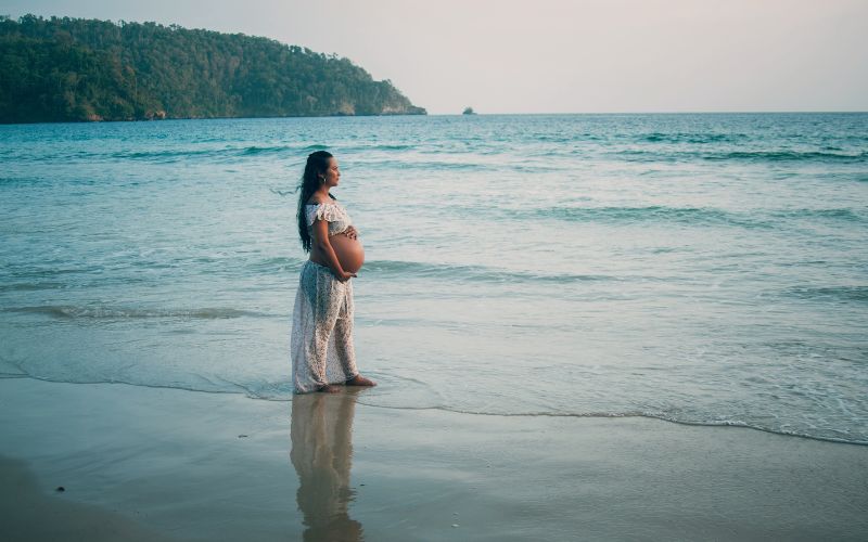 Beachside Beauty Maternity Photoshoot
