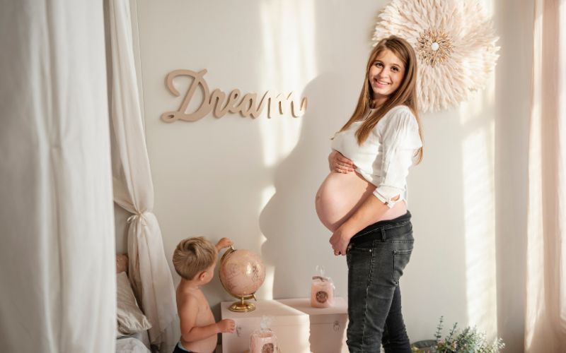 Home Maternity Photoshoot