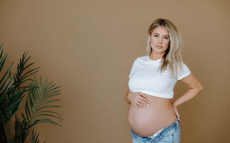 Minimalist Studio Look Maternity Photoshoot