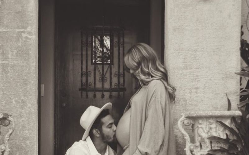 Vintage Maternity Photoshoot